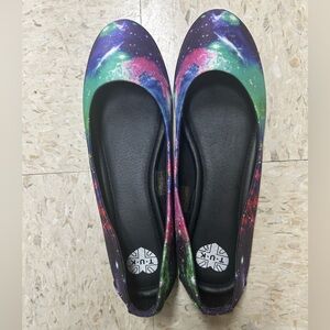 T.U.K Galaxy Flats